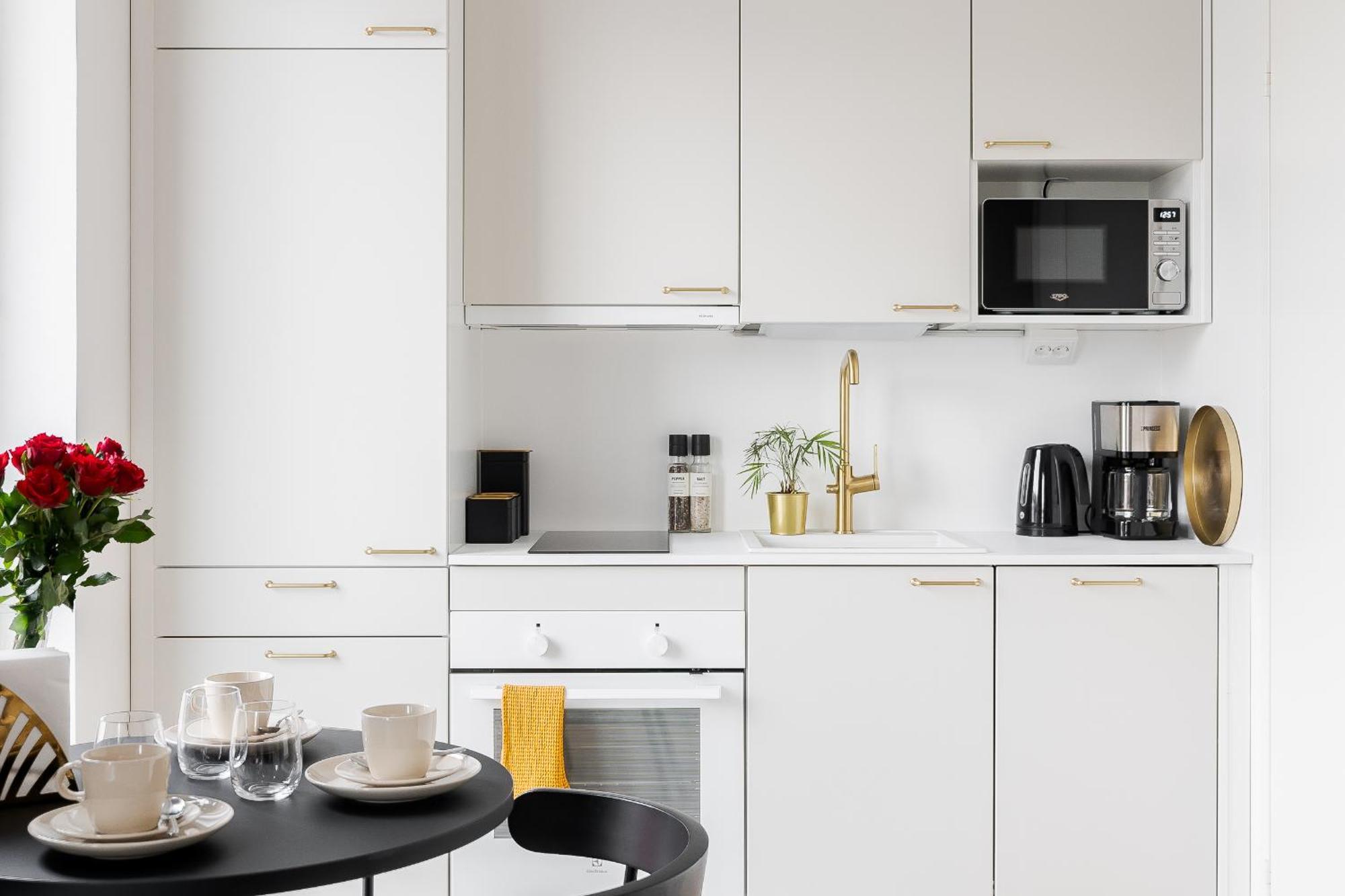 Great Location, Quiet And New With Balcony&cafe Huoneisto